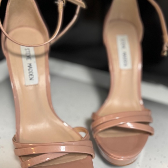 Steve Madden Women's "Cassandra" Cream platform scrappy 5" heels size 6.5 - Picture 3 of 5